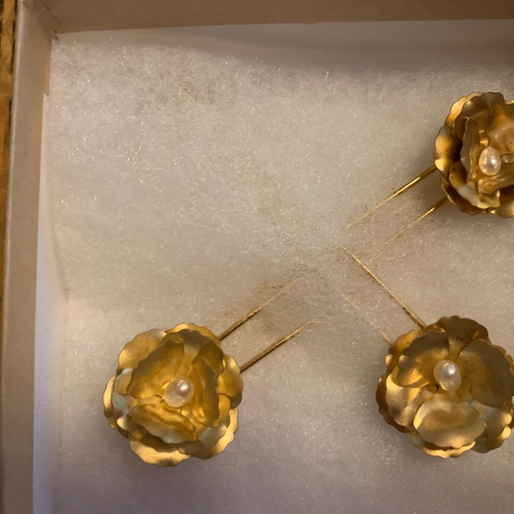 Custom set of 3 floral/pearl hairpins